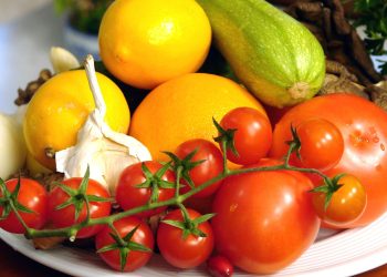 Begini Cara yang Benar untuk Bersihkan Sayur dan Buah