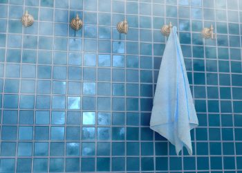 Tips Membersihkan Lantai Toilet yang Menguning agar Kembali Kinclong