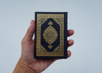 Menghidupkan Al Quran dalam Kehidupan Sehari Hari