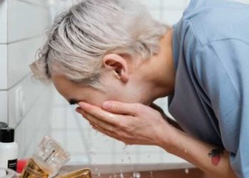 Simak Beberapa Dampak Buruk Akibat Mencuci Muka secara Berlebihan
