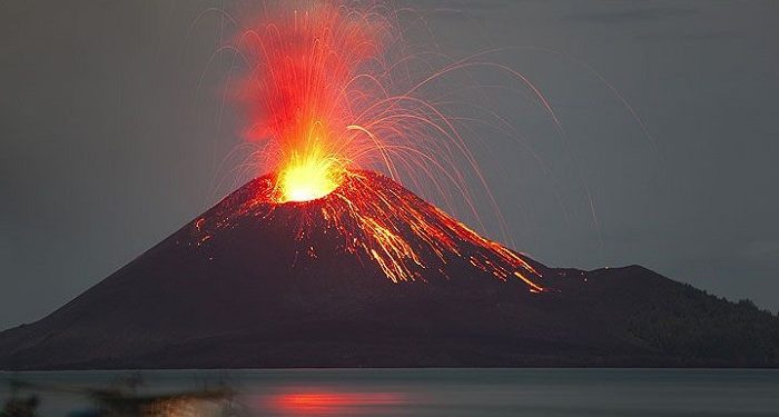 BMKG Lakukan Paper Test untuk Deteksi Sebaran Abu Vulkanik Dampak Erupsi Gunung Anak Krakatau