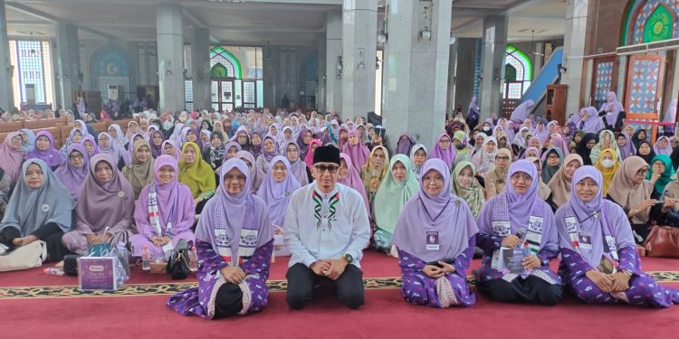 Maulid Salimah Kota Bekasi Dihadiri 650 Jamaah, Galang Dana untuk Palestina