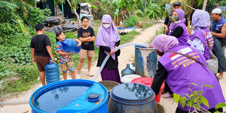 P2MB Salimah Kotim Salurkan 14.000 Liter Air Bersih bersama Yakesma Kalteng dan ALPI