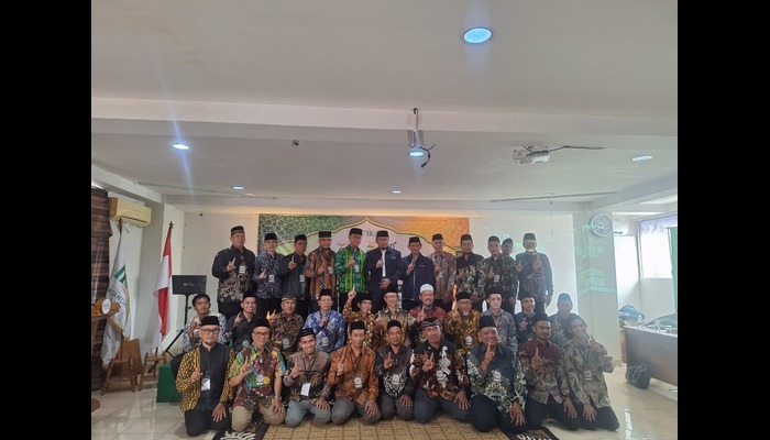 Rekor Rekor MURI Terpecahkan, IKADI Gelar Pelatihan 10.000 Khatib Serentak dan Terbesar di Indonesia