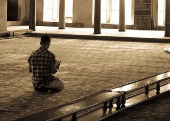 Shalat Bukanlah Jalan Instan untuk Menjadi Kaya