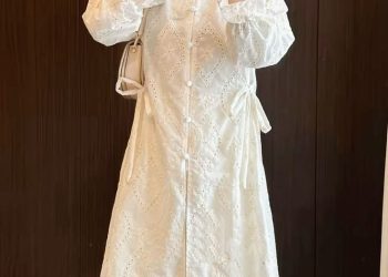 7 Warna Hijab yang Bikin Tunik Putih Terlihat Lebih Anggun dan Stylish