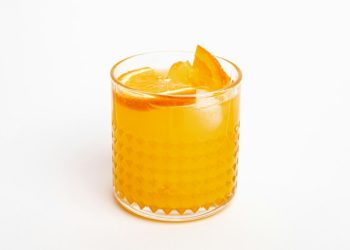 Resep Minuman Elektrolit Alami yang Sehat, Segar, dan Mudah Dibuat di Rumah