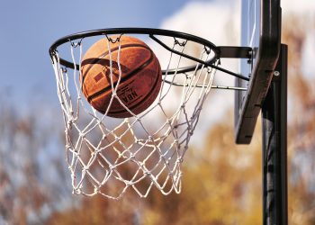 7 Inspirasi Outfit Basket Wanita Berhijab yang Sporty dan Tetap Stylish
