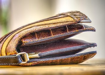 Tips Merawat Tas Berbahan Kulit Jeruk agar Awet dan Tetap Menawan
