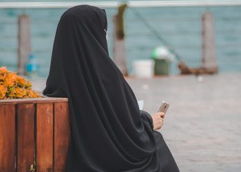 Mengapa Standar Dunia Sering Membuat Wanita Merasa Gagal dan Tertinggal?