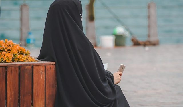 Mengapa Standar Dunia Sering Membuat Wanita Merasa Gagal dan Tertinggal?