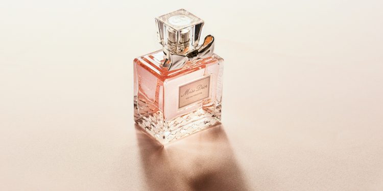 Rahasia Memakai Parfum Agar Tahan Lama Seharian