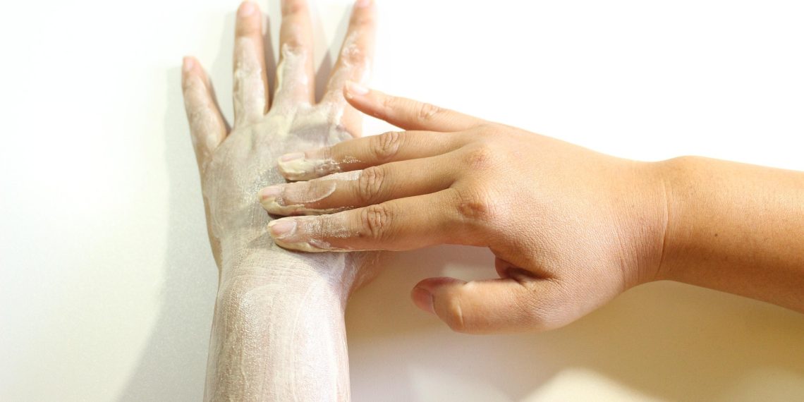 Begini Cara Memilih Body Lotion yang Tepat untuk Kulit Sensitif