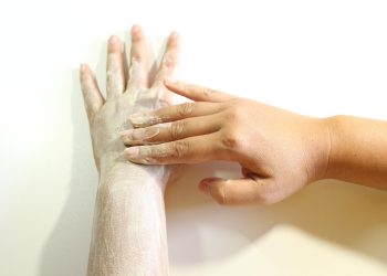 Begini Cara Memilih Body Lotion yang Tepat untuk Kulit Sensitif