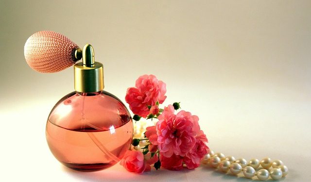 Tips Memilih Wangi Parfum Sesuai Kepribadian agar Tampil Lebih Percaya Diri