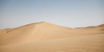 Laila Al Ghifariyah Sahabiyah yang Merawat Para Pejuang