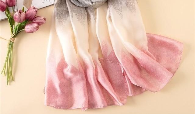 5 Ide Styling Pashmina Chiffon untuk Wajah Bulat agar Tampil Anggun dan Fresh