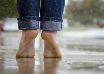 Tips Perawatan Tumit Kasar dengan Bahan-bahan Alami