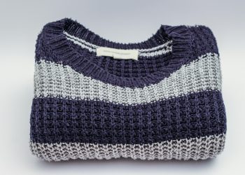 Simak Tips Perawatan Baju Berbahan Rajut yang Benar