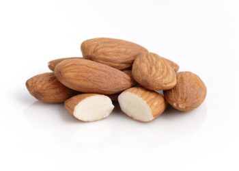 5 Tips Mengupas Kulit Kacang Almond agar Bersih dan Mudah Terlepas