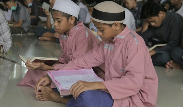 Tips Efektif Mengajarkan Doa-Doa Harian pada Balita Sejak Dini