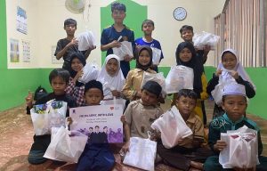 From ARMY With Love, Rumah Zakat Jakarta dan Xtraordinary ARMY Salurkan Bantuan untuk Anak Yatim dan Duafa